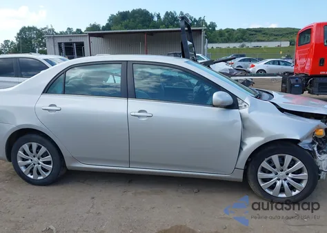 2013 Toyota Corolla Le z USA, uszkodzony, nr VIN 2T1BU4EE2DC036647